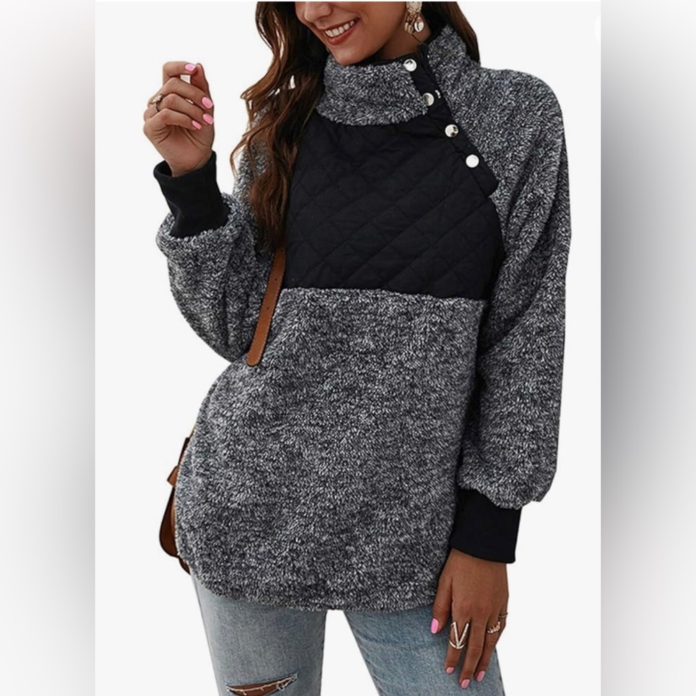 Abercrombie & Fitch Asymmetrical Snap Fleece